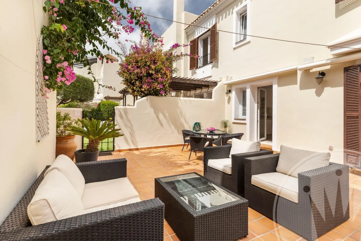 Las Brisas 370 · property photograph 1