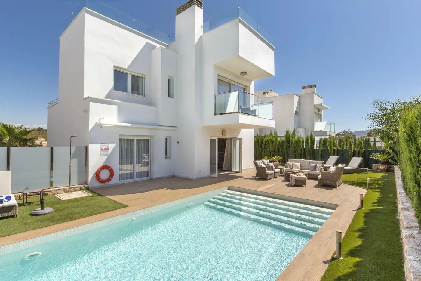 Las Mimosas 574 · property photograph 1