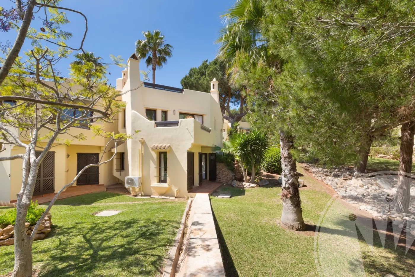 Los Molinos 607 · property photograph 1
